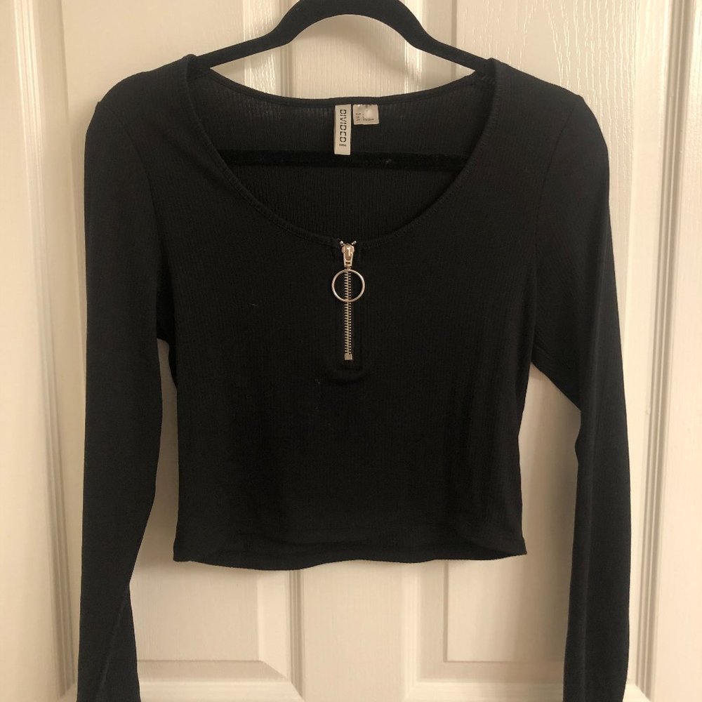 Long Sleeve shirt with zipper detail